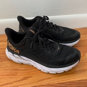 HOKA Clifton 7 Black & Gold Size 7